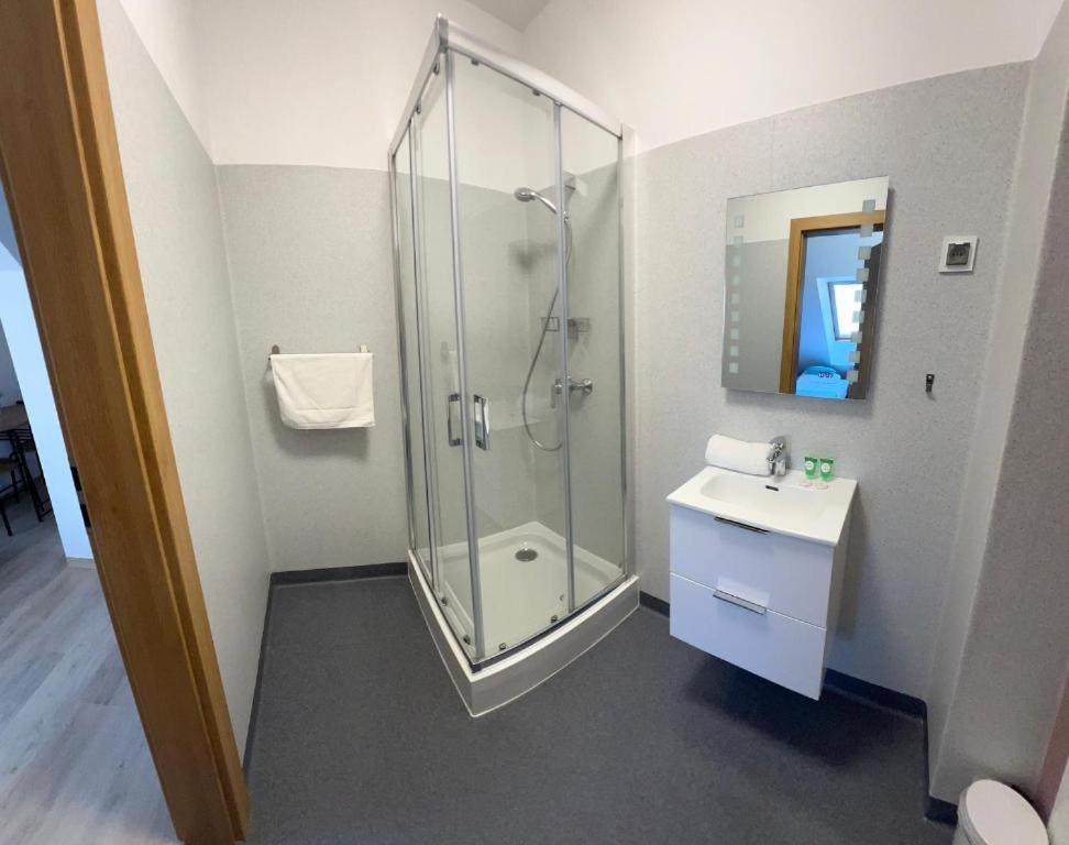 Apartamenty Divemed Jelenia Góra Exteriör bild
