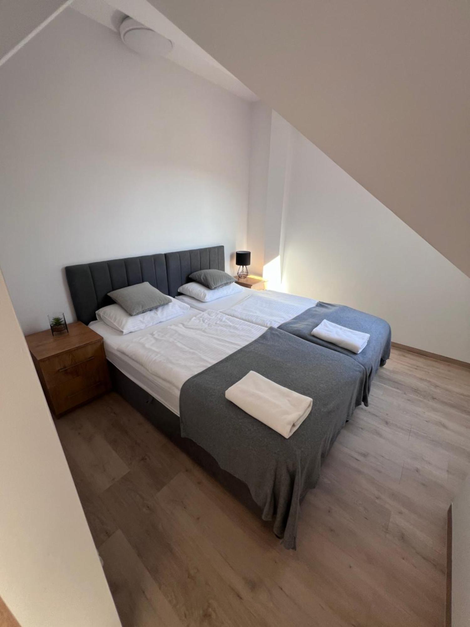 Apartamenty Divemed Jelenia Góra Exteriör bild
